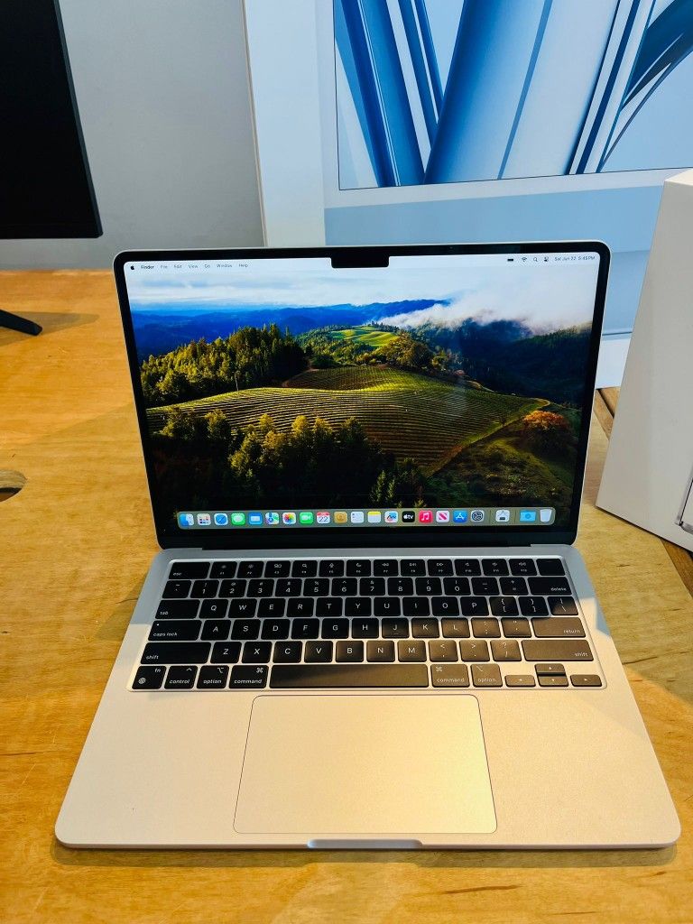 2022 Apple MacBook Air 13” M2 Chip 8GB RAM with Touch ID Laptop Warranty Included‼️with Box Finance✅