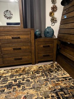 King Bedroom Set –  $1000/OBO Bed, Dresser, Mirror & Nightstand