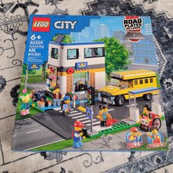 Lego City School Day (Discontinued) Best Price Online New unopened 