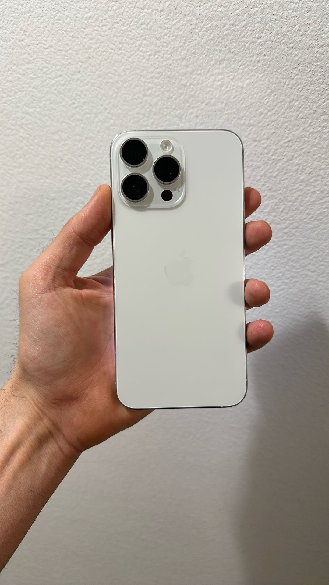 Apple iPhone 15 Pro Max 256gb White Color Unlock No Sim Restrictions Great Condition Adult Owned  AppleCare + Warranty 