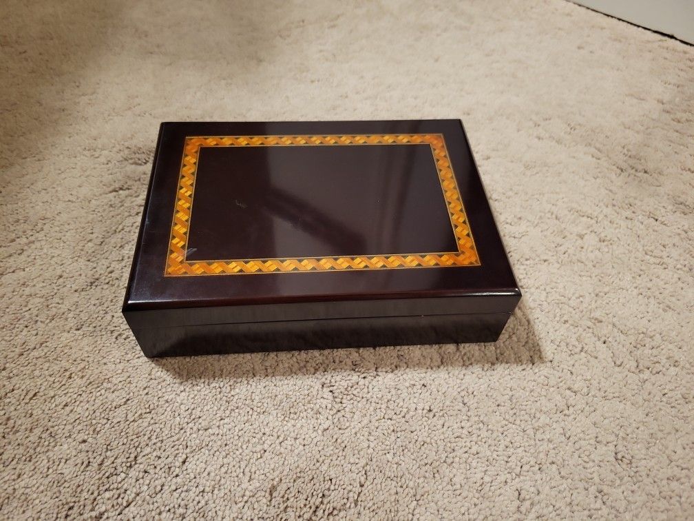Dark Wood Velvet Lined Marquetry Hinged Jewelry Box 1993 SS Made in Korea