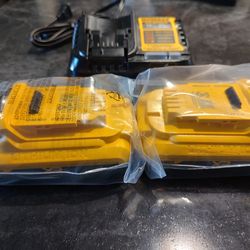 New DeWalt 20v xr 4.0ah  power stack batteries and 4 amp charger
