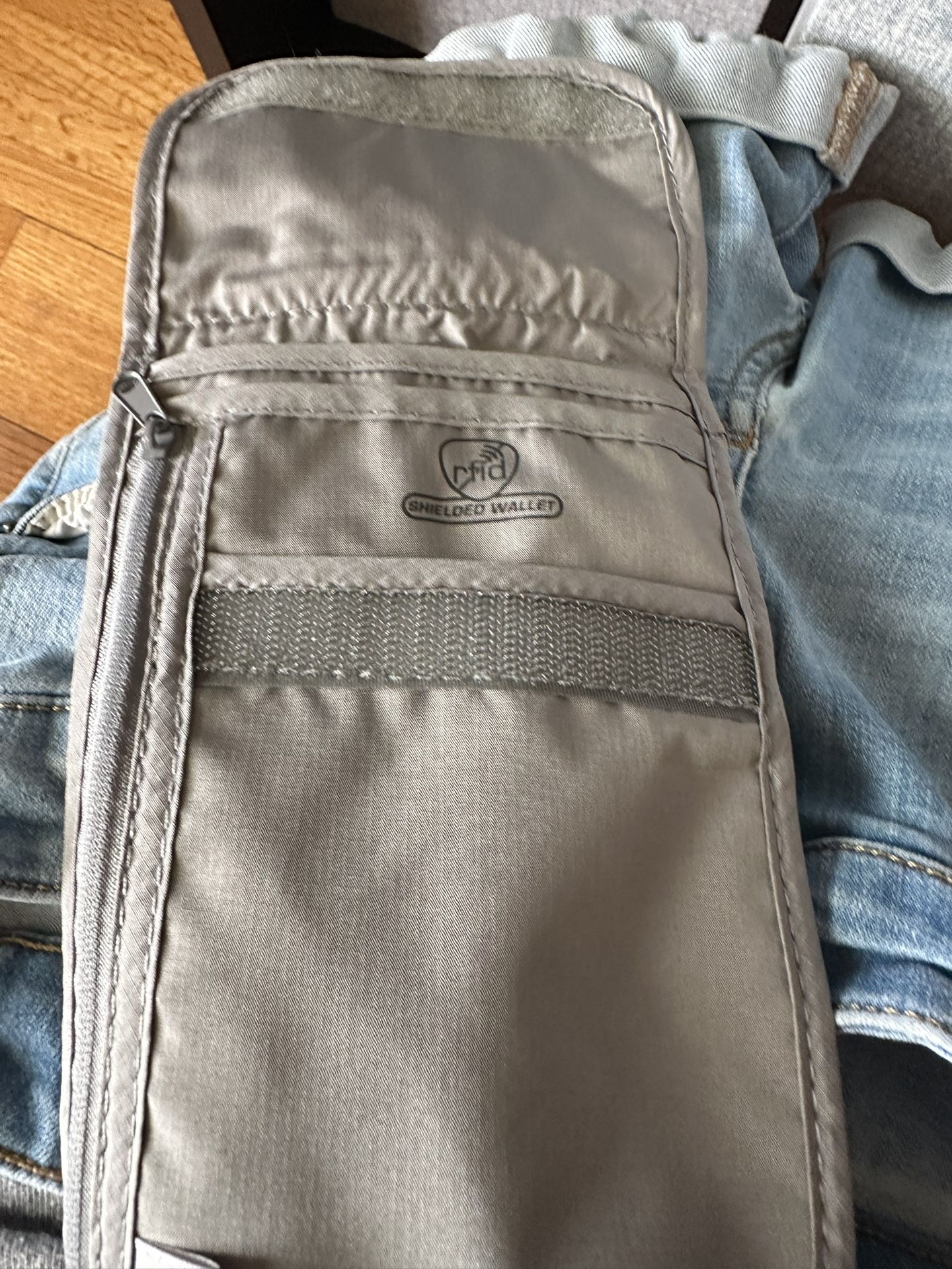 Shield wallet bag