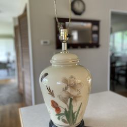 Asian Inspired Ginger Jar Lamp. 29 Inches Tall. Pick Up In Tigard