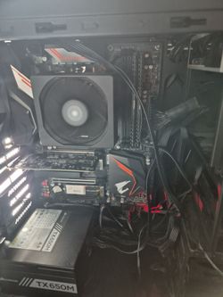 Pc with a Ryzen 7 and a gaming motherboard
