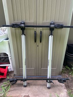 Thule hitch-mounted 2-bike platform rack