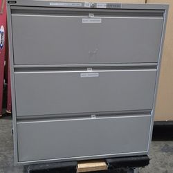 Metal File Cabinet With Key For Letter Or Legal Size 