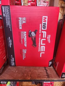Milwaukee
M18 FUEL 18V Lithium-Ion Brushless Cordless 4-1/2 in./5 in. Grinder w/Paddle Switch (Tool-Only)