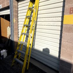 8 Ft  Fiberglass Ladder