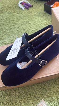 Girls shoes