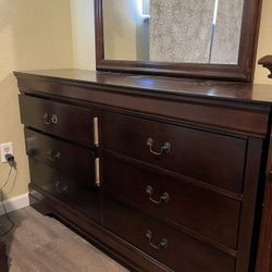 Dresser 