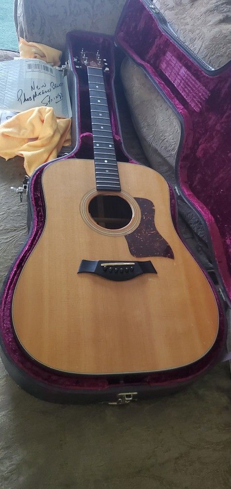Taylor guitar