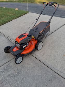 Self propelled lawnmower
