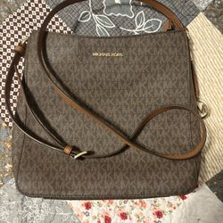 Michael Kors Jet Set Logo Messenger Bag