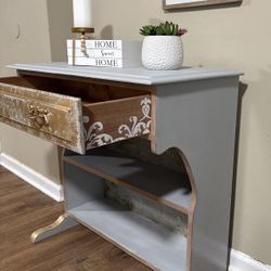 ✨ Hand-restored vintage-style accent table ✨