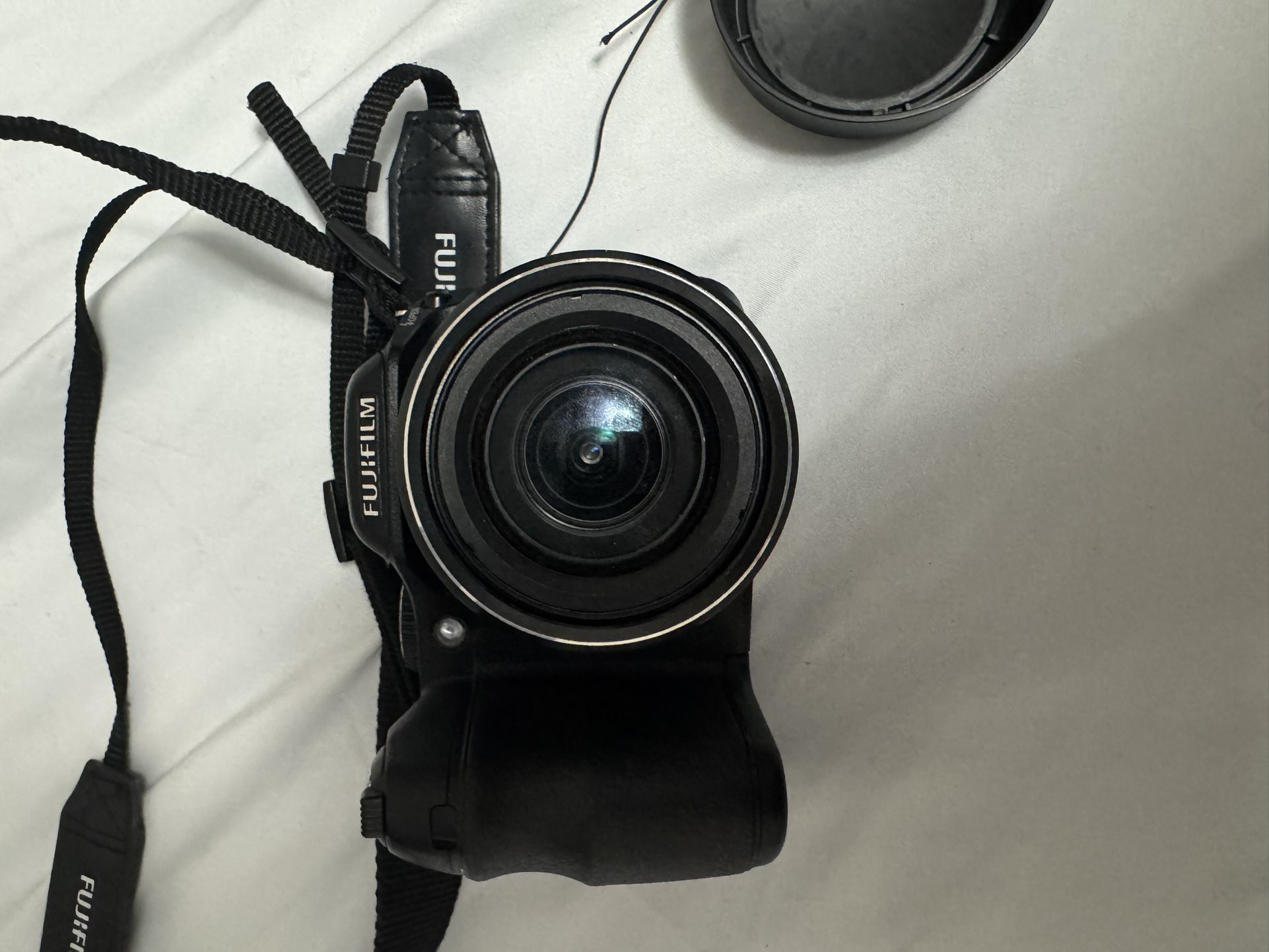 fujifilm finepix s2000hd Camera