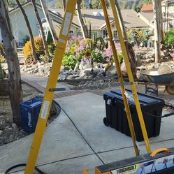 8ft fiberglass ladder