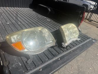 Toyota tacoma headlight tail light assembly
