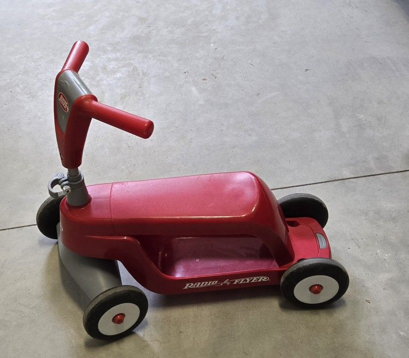 Radio Flyer Scoot to Scooter