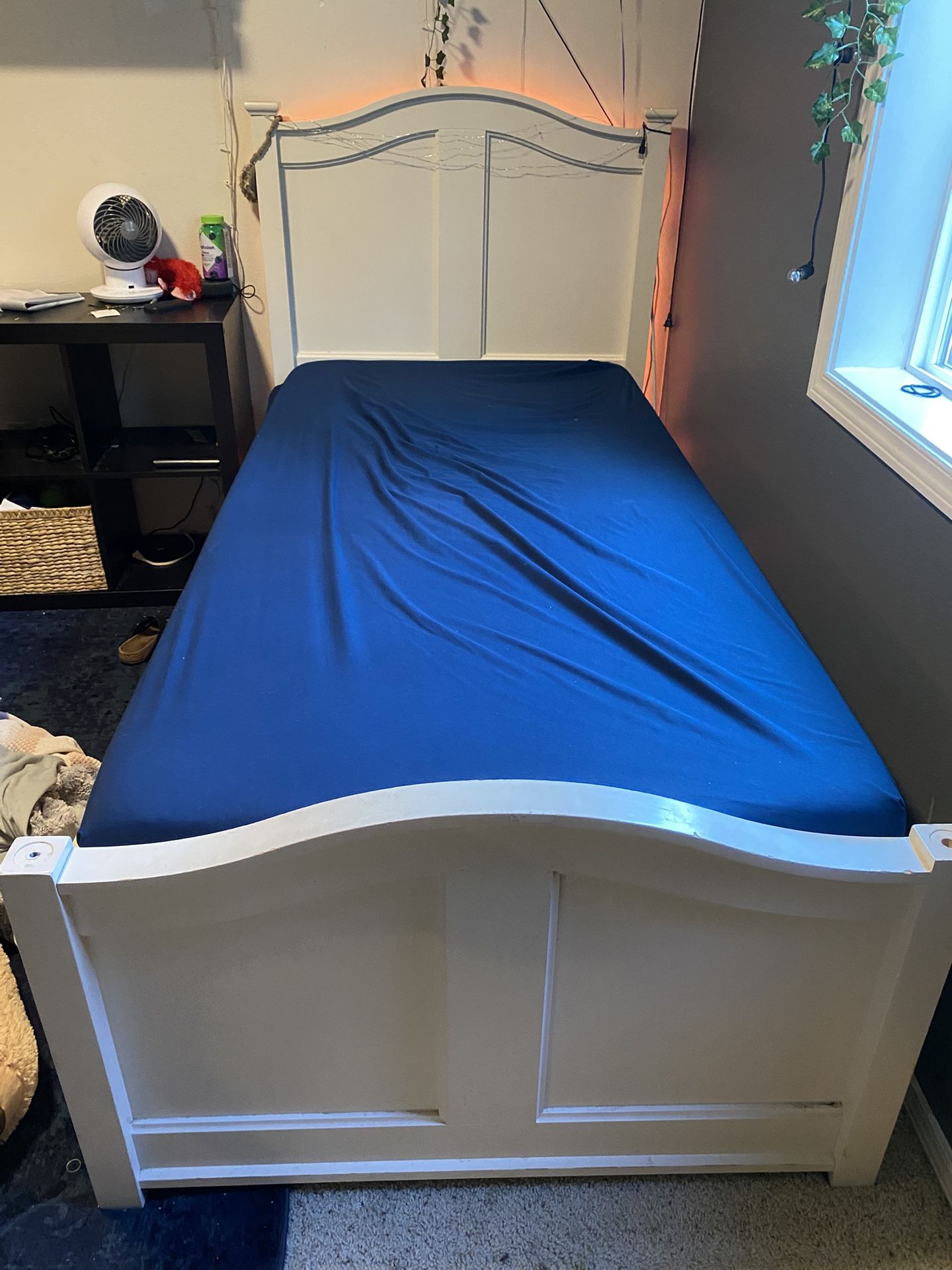 Twin Bed With Trundle