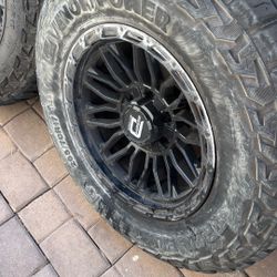 Tengo Estos Rines Rube Un Accidente Y Me Quedaron 3 En Bien Estado El Otro Lo Puedes Hordenar En Amazon Solo Pido 500 Llo Prague 4000 Pero Ofrescan 