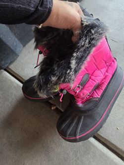 Girls Snow Boots.  Botas Para La Nieve De Niñas