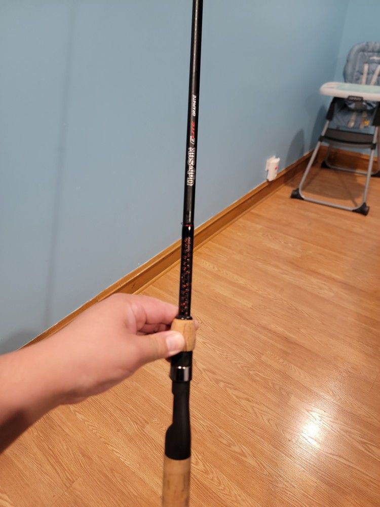 Ugly Stick Elite Spinning Rod. Medium Heavy 7"0