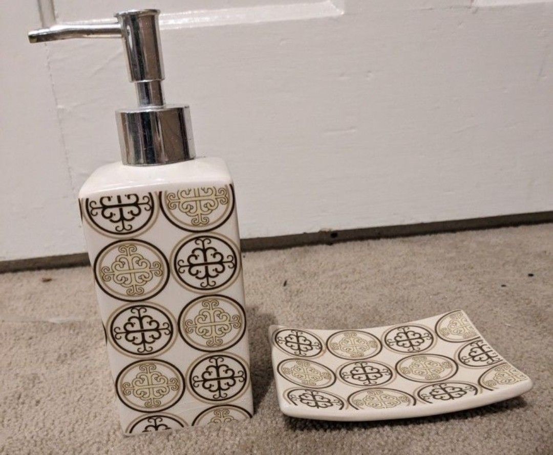 Soap Dispenser And Dish