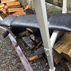 Weight bench