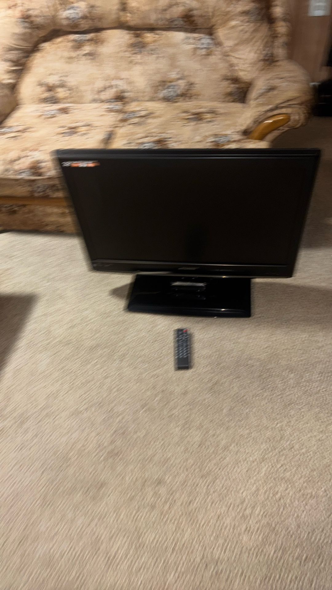 tv sylvania 32 in used