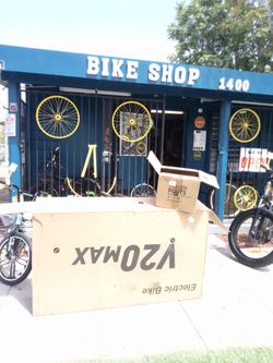 Free free boxes first come first serve they out side our store pick up anytime Mgsbikeshop. 1400 Niles St Bakersfield