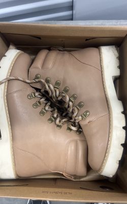 Women’s boots oasis Society size 7 1/2