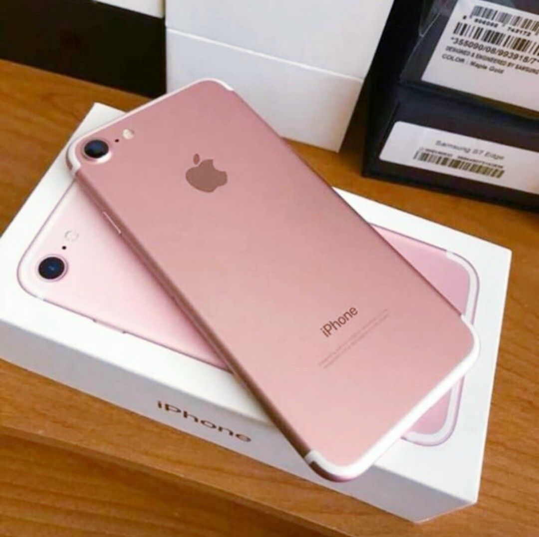 iPhone 7 | Factory Unlocked | Works For Any SIM Company Carrier | Works For Locally & INTERNATIONALLY | Like Almost New...
