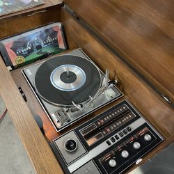 Mid century RCA  Victor Solid State 1972 Model Year Stereo Console
