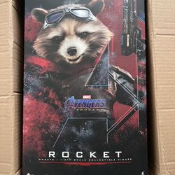  Hot Toys Rocket Raccoon (Avengers Endgame) 1/6 Scale – Complete w/ Nano Gauntlet 