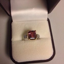 Beautiful amethyst and diamond ring
