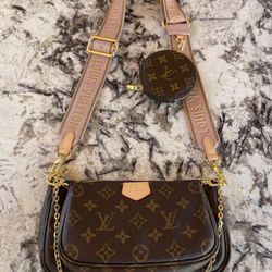 Authentic Womens Crossbody Pochette Monogram