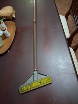 lHeavy-Duty Floor Squeegee –floor scraper