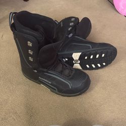 Snow noted boots