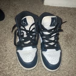 Jordan 1 Mid
