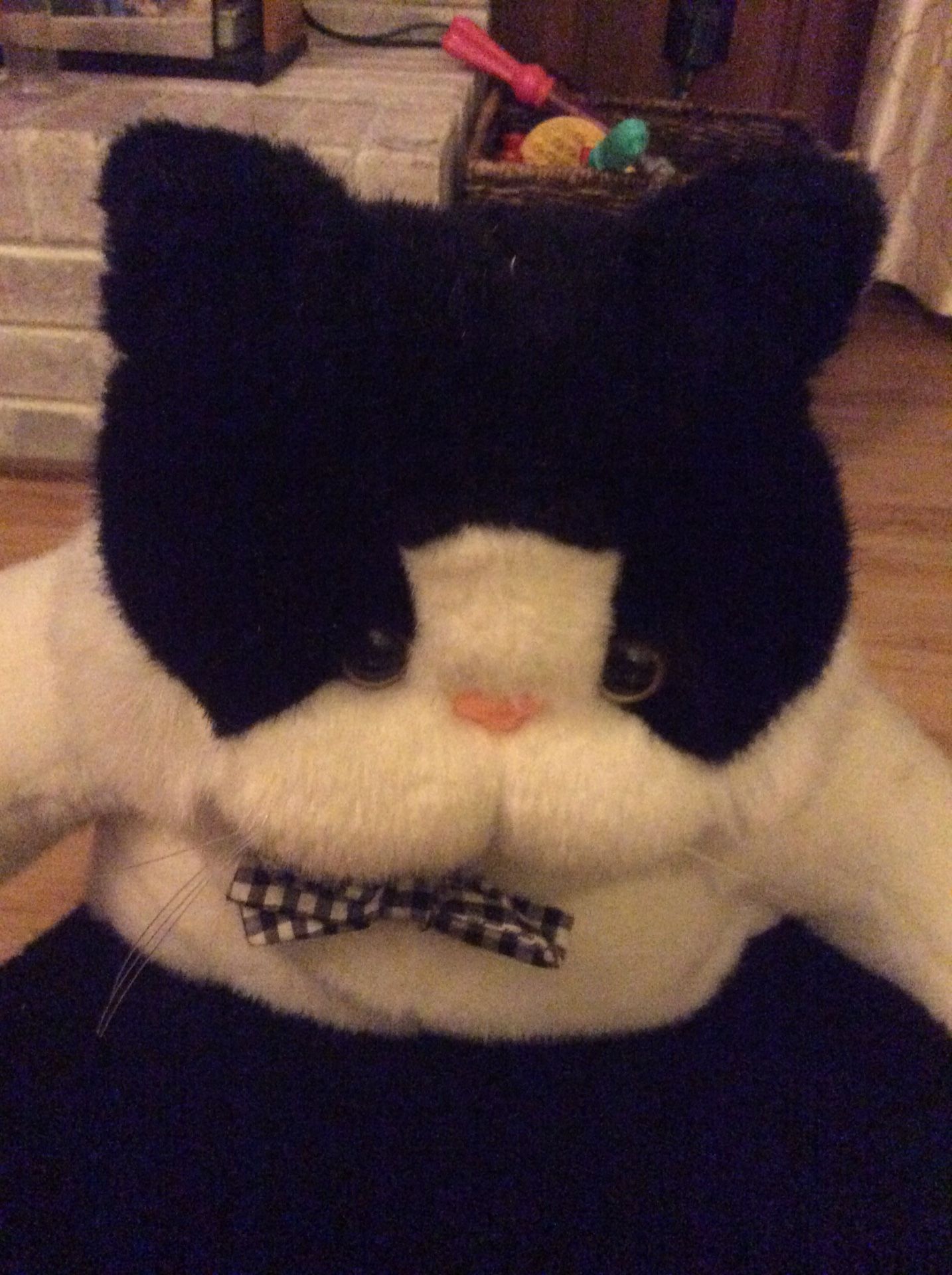 Kitty children’s chair wood frame covered with fur