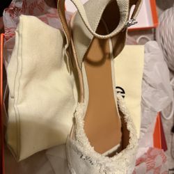 Bill Blass Low Open-Toe Designer Heels Size 8