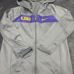 Nike LSU full zip hoodie in excellent shape! Size women’s large! 