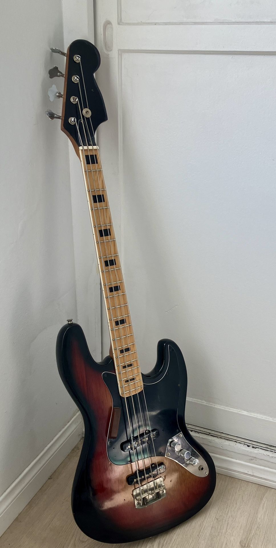 Vintage Late 70s Korean Jazz Bass Cort / Unbranded Short scale