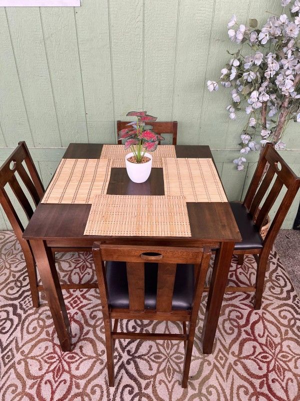 Heigh Table With Chairs 4