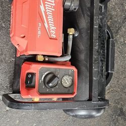 Milwaukee M18 Compressor 