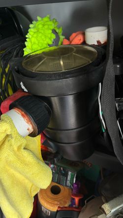 Pool pump 1 1// 2 hp put new seal an start pipes