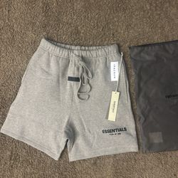 Brand New Essential Shorts 65$