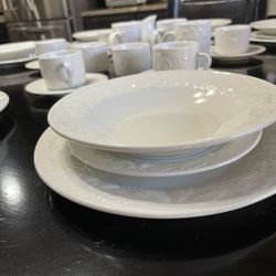 PORCELAIN  China 40 Pieces FRUIT DE BLANC FOR 60 Dollars 