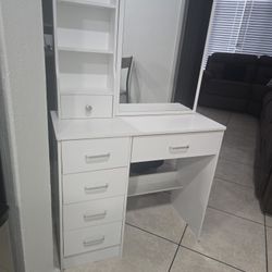 White Vanity⬇️